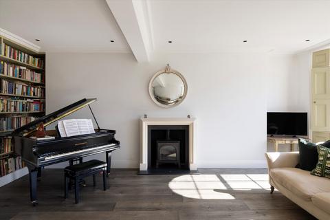 8 Furlong Road, London, N7 8LS
