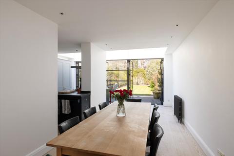 8 Furlong Road, London, N7 8LS