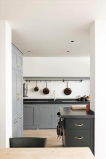 8 Furlong Road, London, N7 8LS