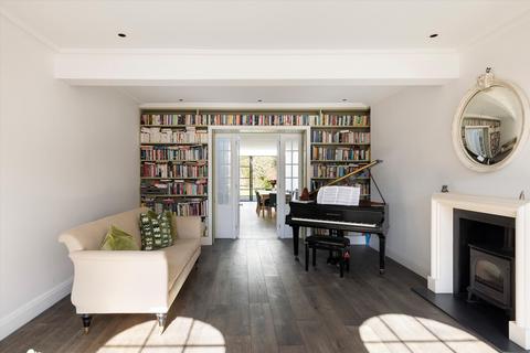 8 Furlong Road, London, N7 8LS