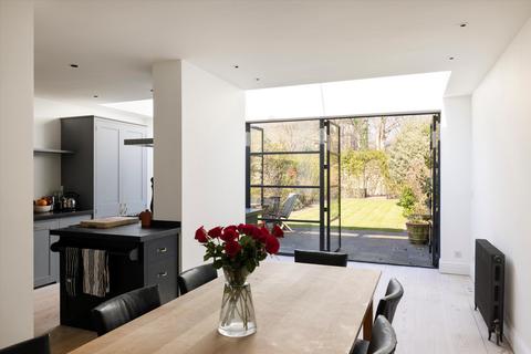 8 Furlong Road, London, N7 8LS