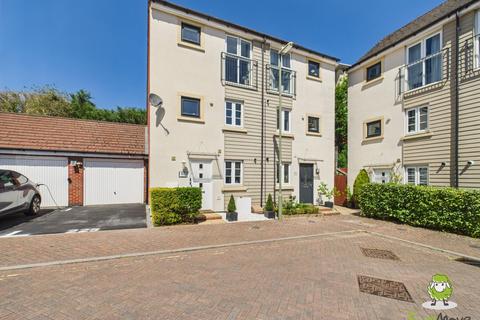 225 Sinclair Drive, Basingstoke, RG21 6AG