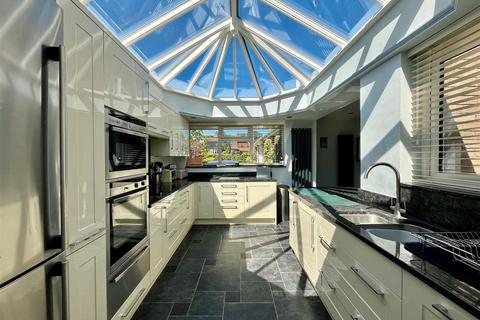 3 bedroom detached house for sale, Beverley Road, South Cave, Brough