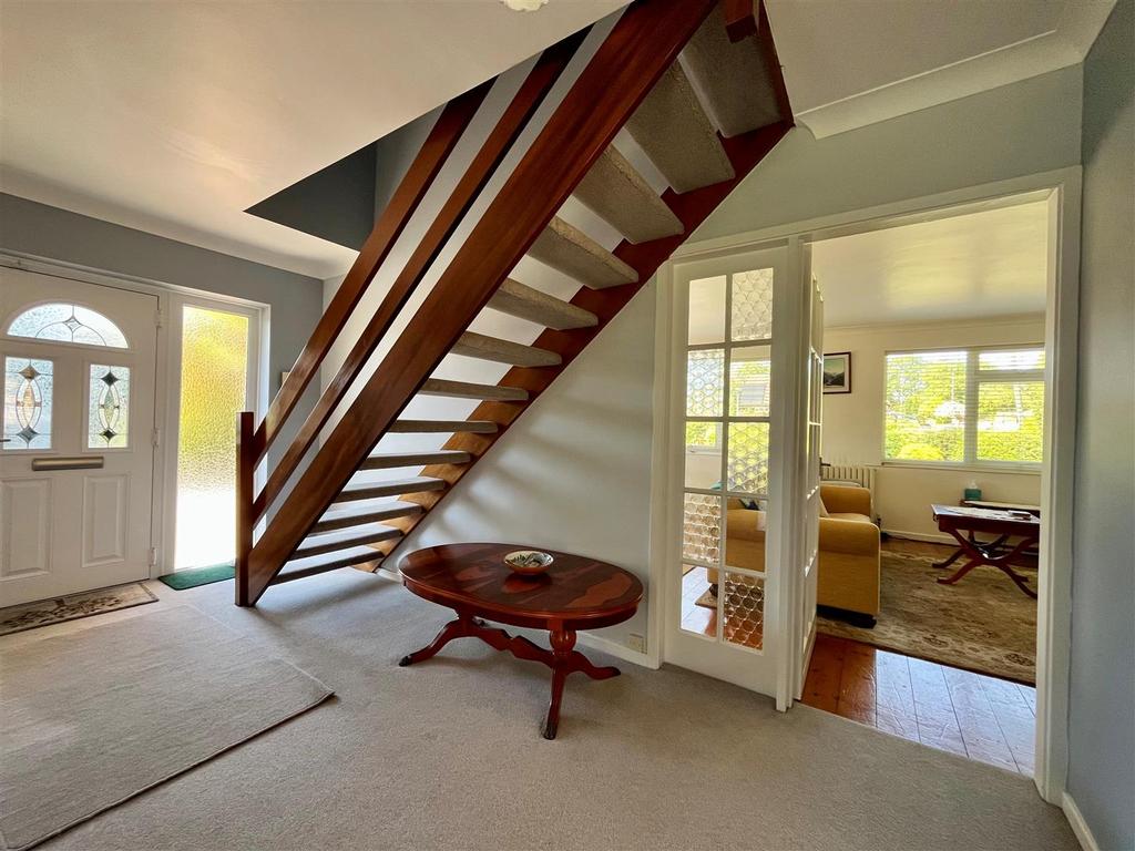 Hallway.jpg