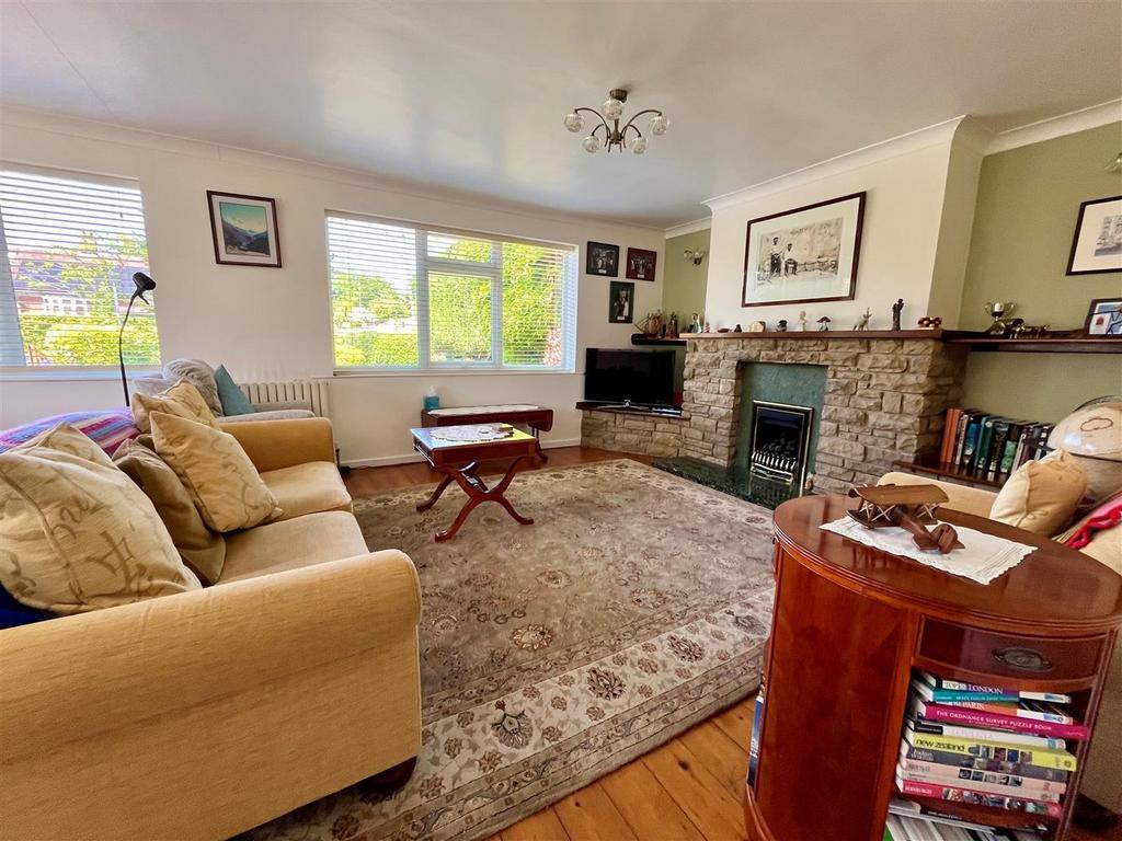 Lounge Area.jpg