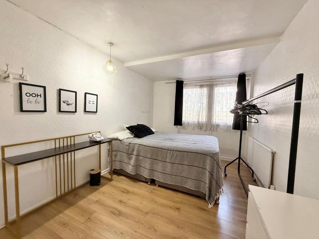 Bedroom.jpg