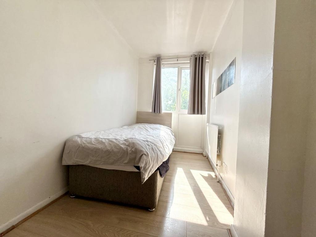 2nd bedroom.jpg