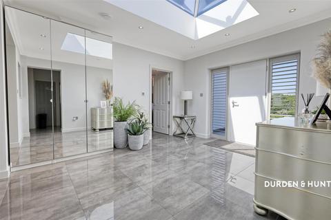 4 bedroom detached house for sale, Nursery Road, Loughton, IG10