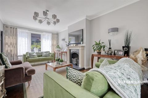 4 bedroom detached house for sale, Nursery Road, Loughton, IG10