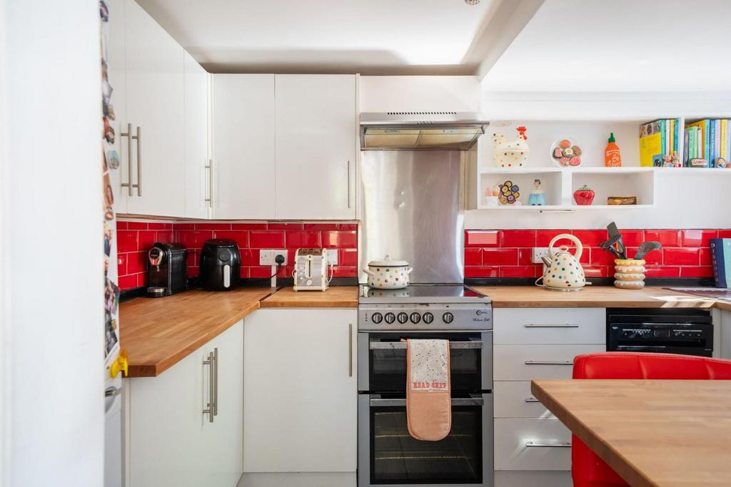 11-web-or-mls-1 HOVE PARK VILLAS FINISHED EDITS-12