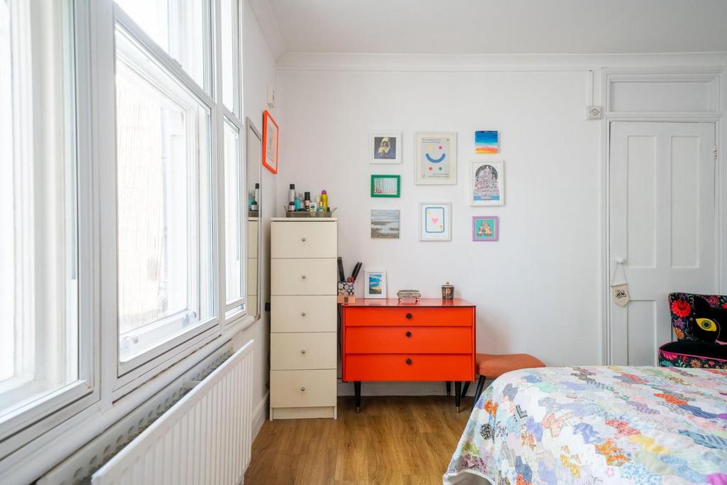 14-web-or-mls-1 HOVE PARK VILLAS FINISHED EDITS-15