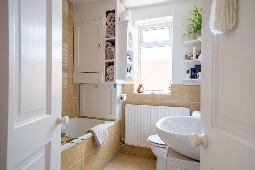 16-web-or-mls-1 HOVE PARK VILLAS FINISHED EDITS-17