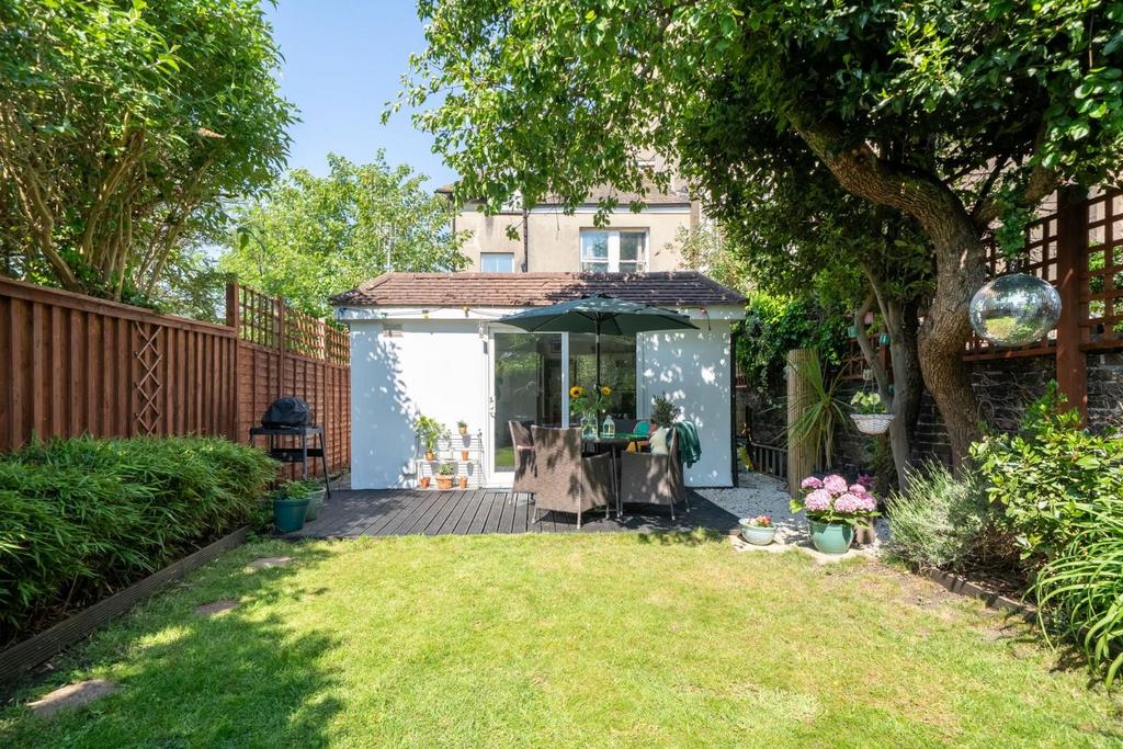 23-web-or-mls-1 HOVE PARK VILLAS FINISHED EDITS-30