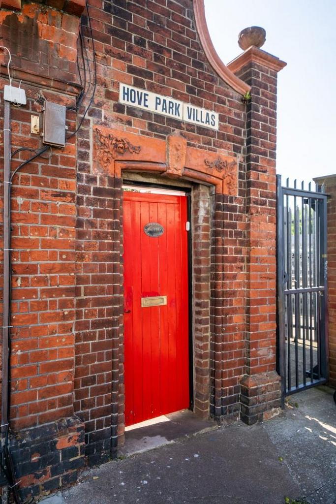 32-web-or-mls-1 HOVE PARK VILLAS FINISHED EDITS-3.