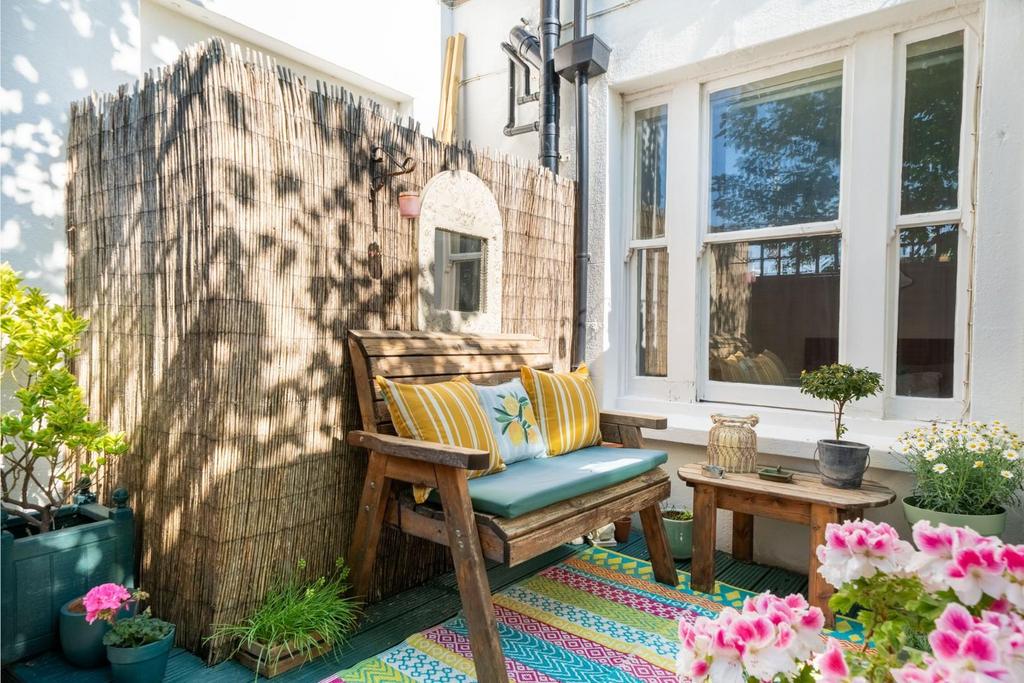 6-web-or-mls-1 HOVE PARK VILLAS FINISHED EDITS-7.J