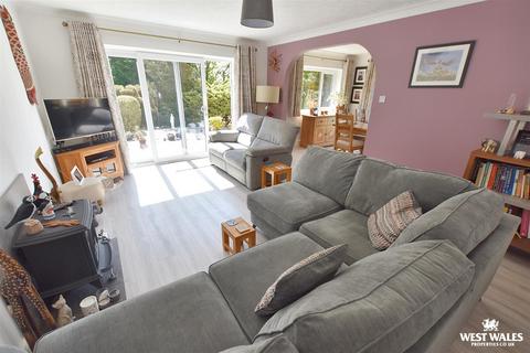 5 bedroom detached house for sale, Oakfield Drive, Kilgetty