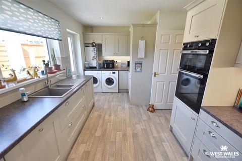 5 bedroom detached house for sale, Oakfield Drive, Kilgetty