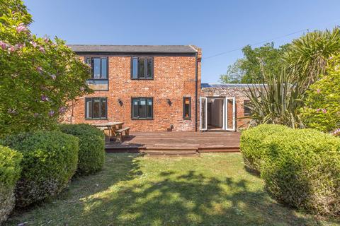 undefined, Chain Free in Filby