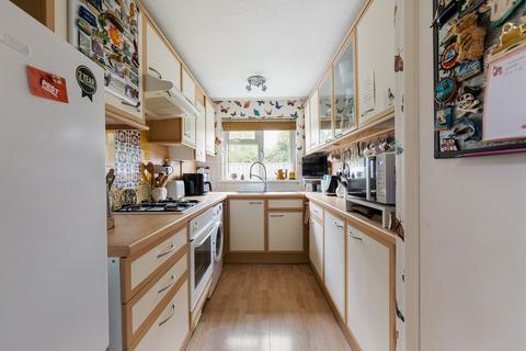 2 bedroom maisonette for sale, River Way, Loughton, IG10