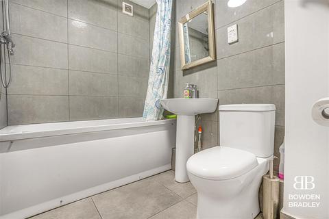 2 bedroom apartment for sale, Adeliza Close, Barking