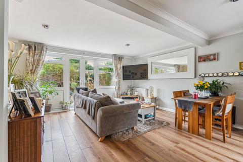 3 bedroom terraced house for sale, Yew Tree Close, Beaconsfield, HP9