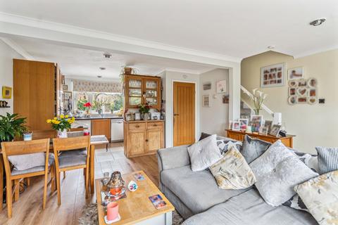 3 bedroom terraced house for sale, Yew Tree Close, Beaconsfield, HP9