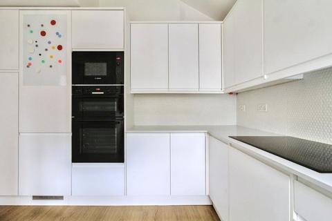 2 bedroom detached house to rent, Trafalgar Road, Beeston, Nottingham, NG9 1LE