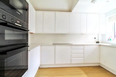 2 bedroom detached house to rent, Trafalgar Road, Beeston, Nottingham, NG9 1LE
