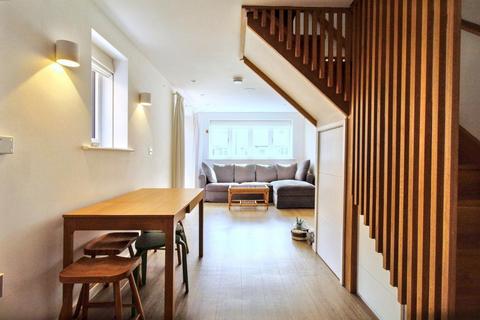 2 bedroom detached house to rent, Trafalgar Road, Beeston, Nottingham, NG9 1LE