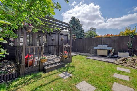 5 bedroom semi-detached house for sale, Millbrook Gardens, Gidea Park, Romford, RM2