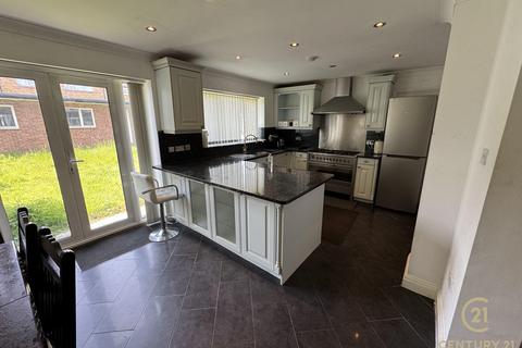 5 bedroom semi-detached house to rent, Dorset Avenue, SOUTHALL UB2