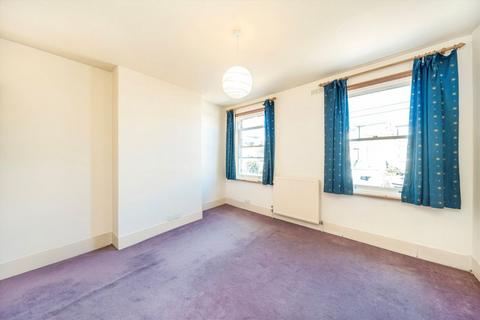22 Railway Road, Teddington, TW11 8SB