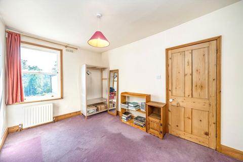 22 Railway Road, Teddington, TW11 8SB