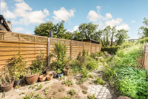 22 Railway Road, Teddington, TW11 8SB