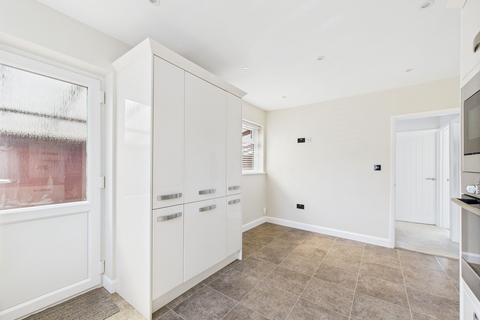 16 Basil Green, Orton Longueville, Peterborough, PE2 7AW