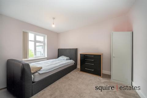 37 Adeyfield Road, Hemel Hempstead, HP2 5DP