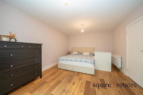 37 Adeyfield Road, Hemel Hempstead, HP2 5DP