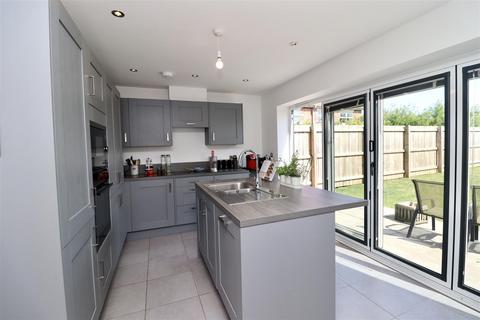 12 Cavendish Drive, Market Weighton, York, YO43 3GY