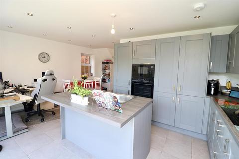 12 Cavendish Drive, Market Weighton, York, YO43 3GY