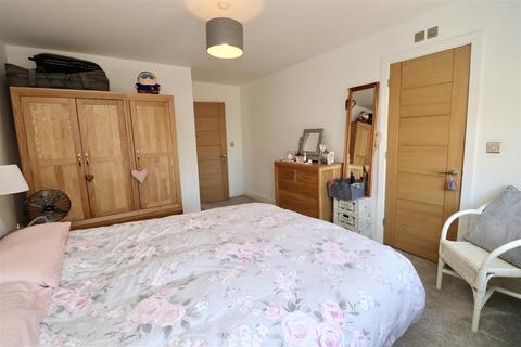 12 Cavendish Drive, Market Weighton, York, YO43 3GY