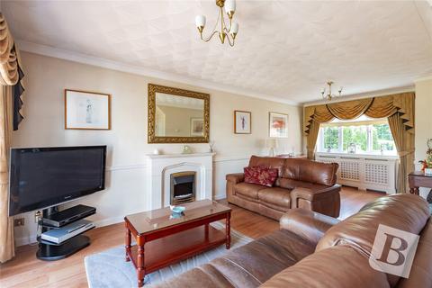 10 Chevington Way, Hornchurch, RM12 6RN