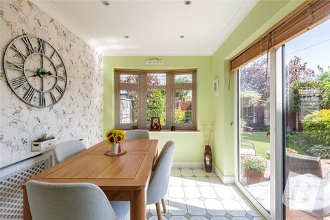 10 Chevington Way, Hornchurch, RM12 6RN
