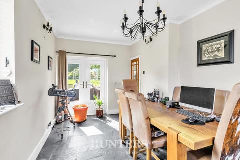 13 Conway Close, Middleton, Manchester, M24 1EW