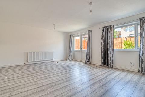 15 Hoefield Crescent, Nottingham, NG6 8AY