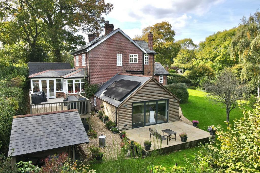 4 bedroom detached cottage