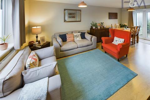 18 Raleigh Crescent, Stevenage, SG2 0EQ