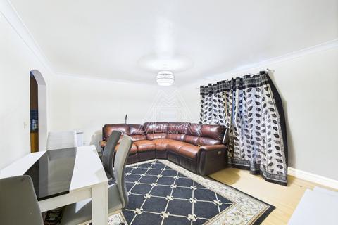 2 bedroom flat for sale, Caspian Way, Purfleet, Essex, RM19