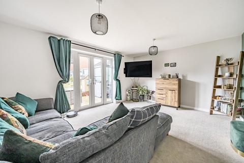 27 Arena Close, Andover, SP11 6YD