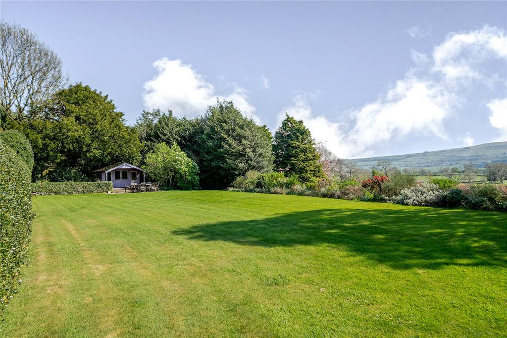 Garden & Summer Hous
