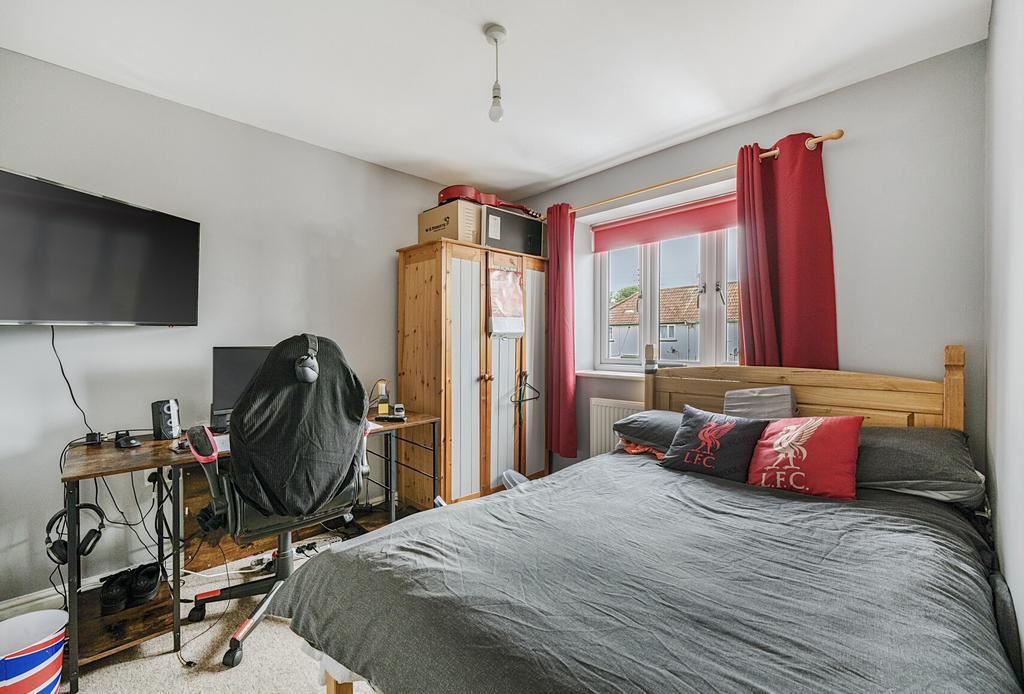 1296140-7-682af37...